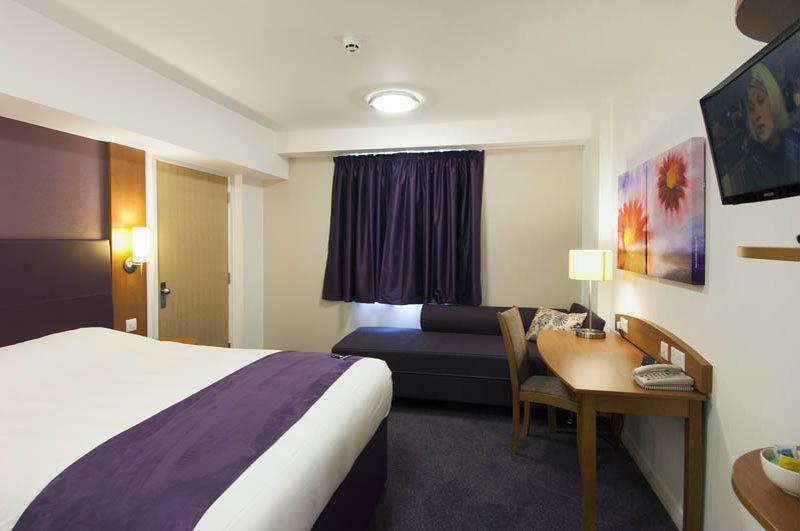 Premier Inn Premier Inn Crewe 낸트위치 외부 사진